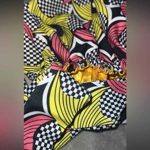 Brand New Satin Bonnet with Tie - Picture 4 of 5